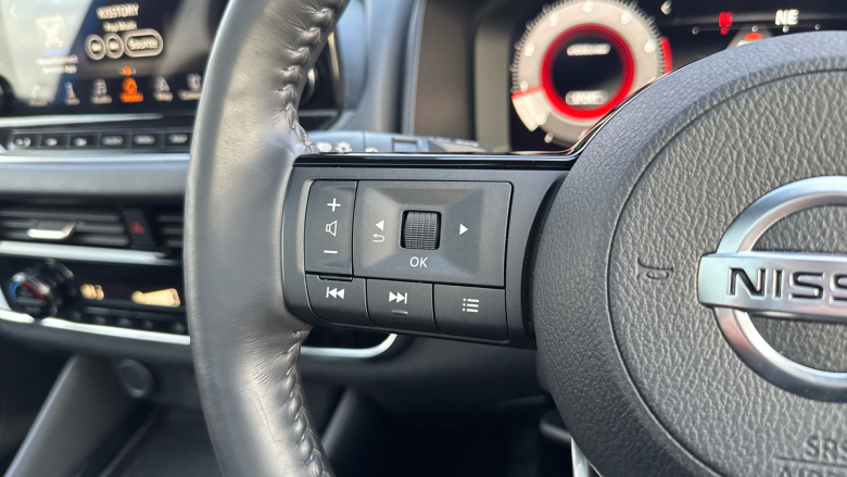 Nissan Qashqai 1.3 DiG-T MH Premiere Edition 5dr Petrol Hatchback